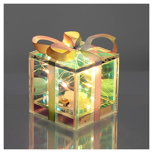 Paquet cadeau lumineux Noël verre opalescent 6 LEDs Crystal design 7x7x7 cm pour intérieur 1