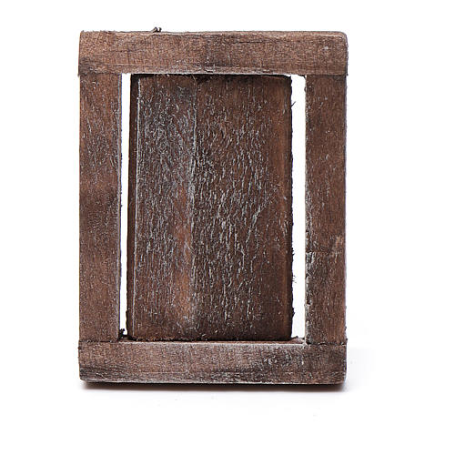Window in wood with casing 4x3cm 2