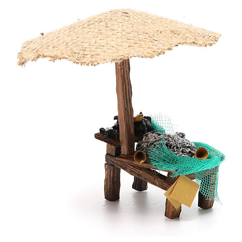 Stoisko z parasolem z sardynkami i  małżami 16x10x12cm 4