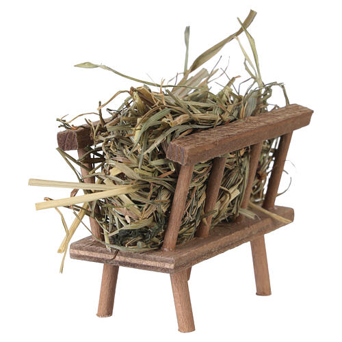 Manger with fodder 4