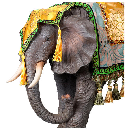 Elefante con manta resina colorida belén 40 cm 4
