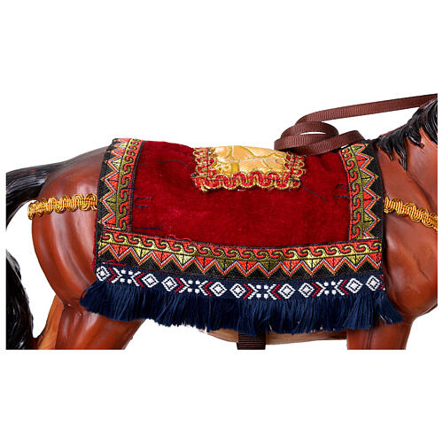 Caballo con silla adornada belén resina 40 cm 6