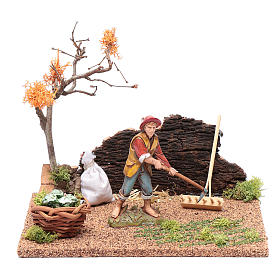 Zappatore nell'orto per presepe 15x20x15 cm