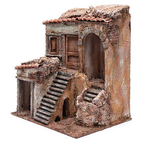 Casa com escadas miniatura para presépio com figuras altura média 10 cm, medidas: 33,5x29x22 cm