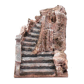 Escada entre rochas para presépio com figuras altura média 10 cm; medidas: 16x14x19 cm