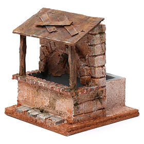 Fontana con copertura in legno per presepe 10 12 cm 20X15X15