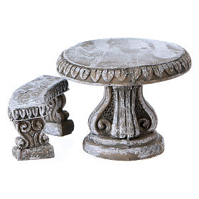 Accessoires maison en miniature: Table ronde 4x5x5 cm et banc 2x5x2 cm résine pour crèche