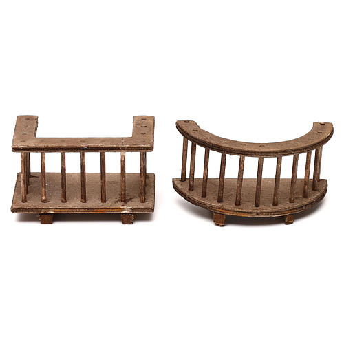 Dois modelos de balcão em madeira para presépio napolitano com peças de 8 cm 1