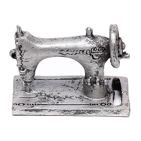 Accessoires maison en miniature: Machine à coudre 3x4x2 cm pour crèche de 14-16 cm
