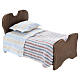 Łóżko drewniane, prześcieradło i koc z tkanin, szopka 10 cm s3