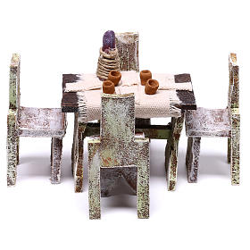 Tisch und 4 Stühle, 5x5x5 cm, für 12 cm Krippe
