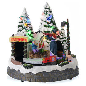 Winterszenen: Weisse Winterszene mit Zug 20x20x20cm Winterszenen: Weisse Winterszene mit Zug 20x20x20cm