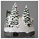 Village blanc de Noël avec train en mouvement 20x20x20 cm s5