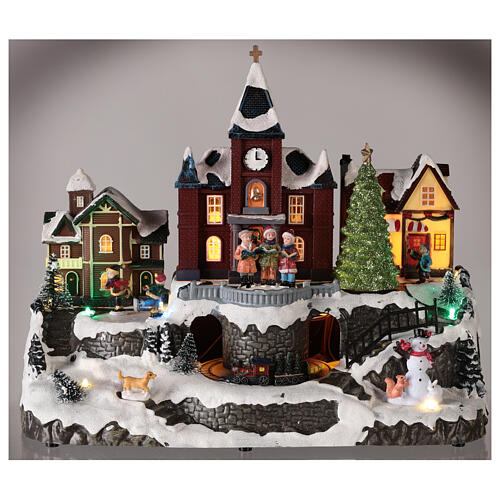 Cenário natalino em miniatura iluminado movimento trem, árvore de Natal, crianças 28x34x19 cm 2