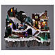 Bożonarodzeniowe miasteczko podświetlane muzyczne ruchome postacie na zlodowaciałym jeziorze i karety 19x23x16 cm s2