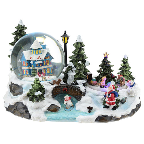 Cenário de Natal com globo de neve e trem 15x25x15 cm 1