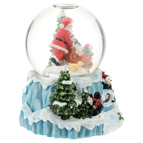 Palla di vetro con Babbo Natale e slitta h. 15 cm 3