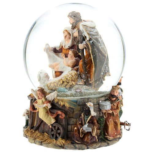 Kula szklana bożonarodzeniowa ze sceną Narodzin Jezusa i pozytywką h 20 cm 3