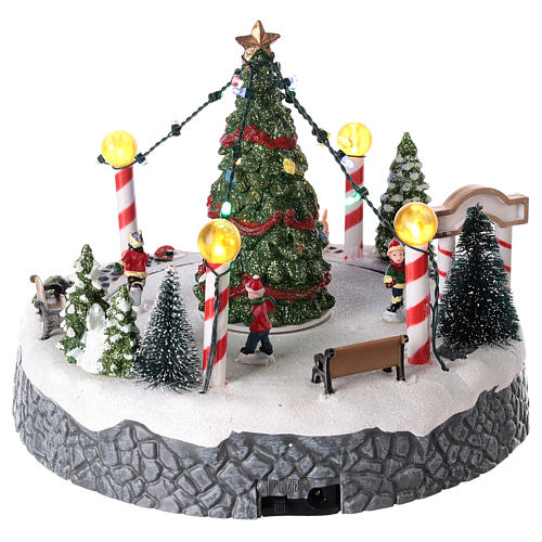 Winterszene mit Weihnachtsbaum und beweglicher Eislauffläche, 20x20 cm 5