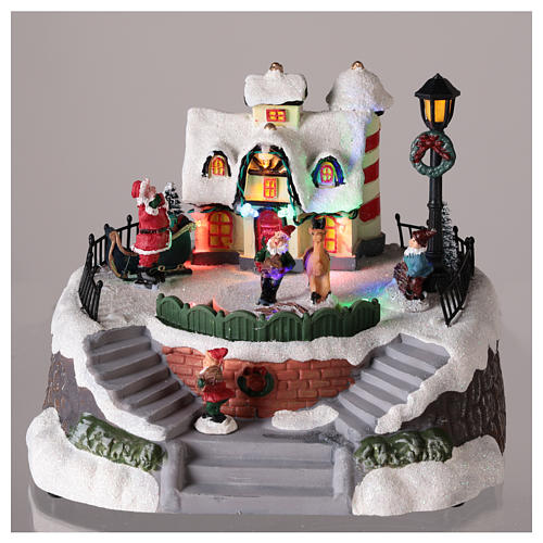 Casa de Pai Natal com elfos para cenário natalino 15x20 cm 2