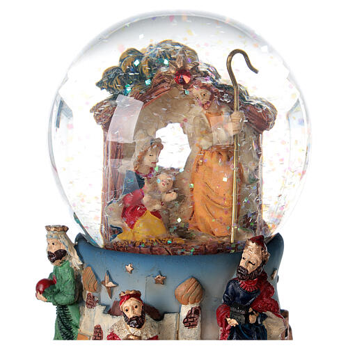 Globo de neve de vidro Natividade e Reis Magos com caixa de música, 14,5x10x10 cm 2