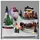 Cenário natalino em miniatura aldeia com crianòas brincando, boneco de neve e luzes LED e música, 20x26x17 cm s2