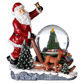 Glas-Glitzer-Schneekugel Weihnachtsmann mit Schlitten, 30x30x25 cm