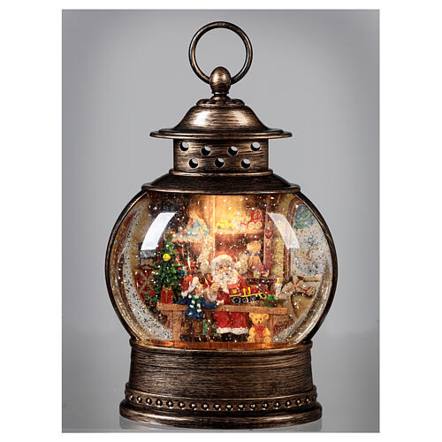 Glass lantern with snow, Santa's shop, 25x20x20 cm 2