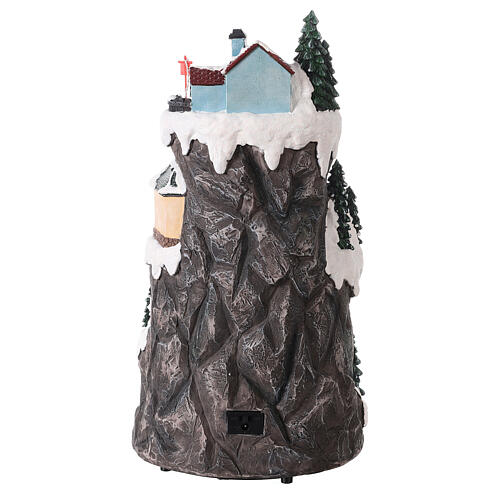 Village montagne neige train en mouvement lumières LED 40x20x20 cm 5