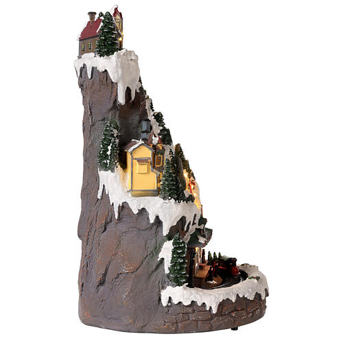 Villaggio Natalizio montagna con sciatori e treno 50x30x30 cm 6