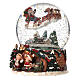 Szklana kula ze śniegiem i Świętym Mikołajem w saniach 20x15x15 cm s2