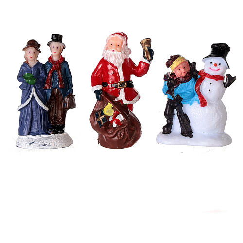 Figurines and houses with LED lights for Christmas villages, set of 15 pieces 3