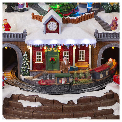 Villaggio con treno e albero in movimento 35x45x35 cm 3