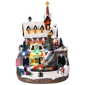 Winterszene „Kirche mit Zug“ – beleuchtet mit Musik und Bewegung, 25 × 25 × 30 cm