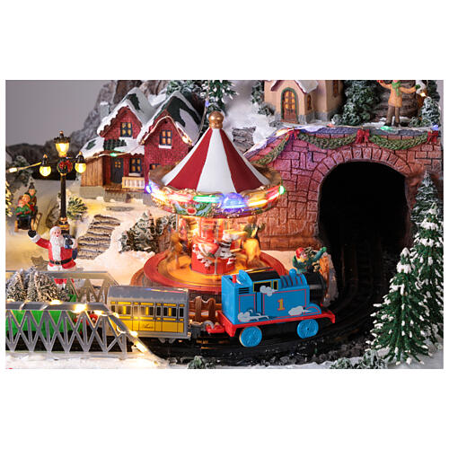 Villaggio Natale Deluxe musica movimento treno funivia LED colorati corrente 70x60x40 cm 3