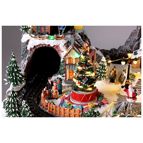 Villaggio Natale Deluxe musica movimento treno funivia LED colorati corrente 70x60x40 cm 4