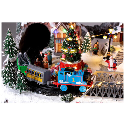 Villaggio Natale Deluxe musica movimento treno funivia LED colorati corrente 70x60x40 cm 7