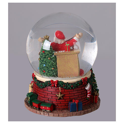 Palla di neve Babbo Natale caminetto 13x15 cm 5