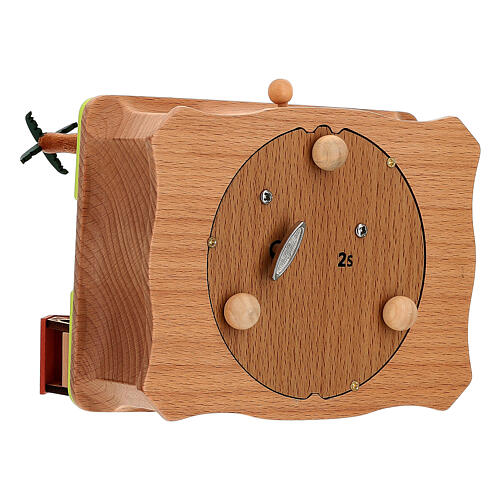 Carillon capanna Natività legno personaggi movibili 15x15x10 cm 6