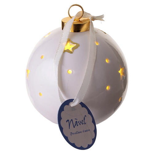 Boule de Noël en porcelaine peinte à la main avec Nativité en relief 10 cm et lumière 5
