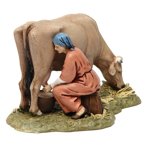Melkerin mit Kuh aus Kunstharz für 13 cm Krippe von Moranduzzo 1