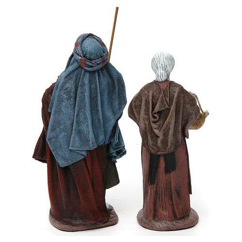 Figurengruppe alte Frau mit Korb und Hirte mit Stock und Korb für 14 cm Krippe aus Terrakotta 4