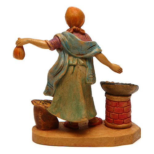 Woman with Chestnuts for 10 cm Nativity 2