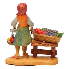 Femme avec fruits 10 cm crèche