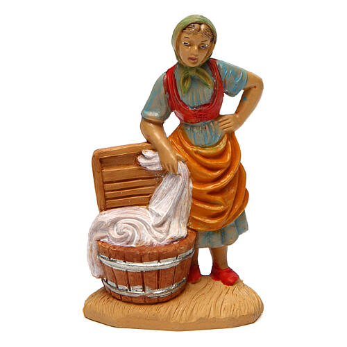 Kobieta przy praniu figurka do szopki 10 cm 1