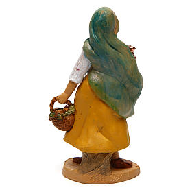 Femme avec panier et vase de 10 cm crèche