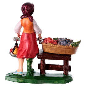 Peça vendedora de fruta para presépio com figuras altura média 10 cm