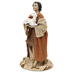 Pastore con pecora sulle braccia resina colorata 30 cm