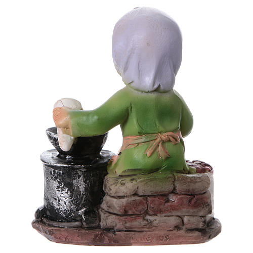 Statue of Woman roasting chestnuts, for 9 cm kids nativity set 4