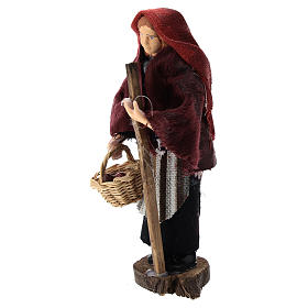 Donna con cesta terracotta e plastica presepe di 12 cm